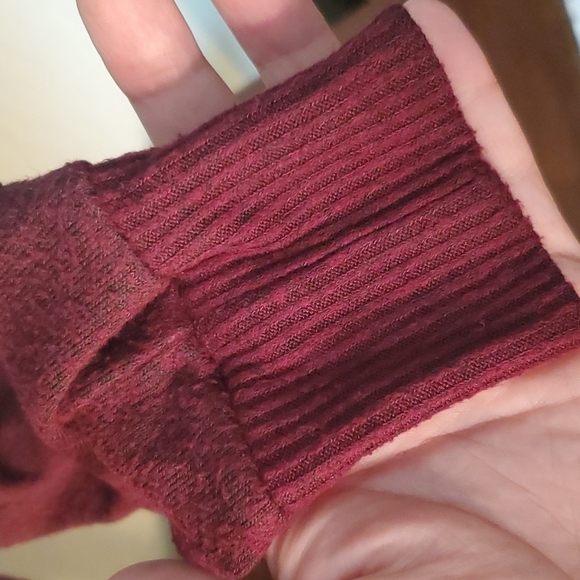 Lucky Brand Burgundy Women's V-Neck Sweater, S/P - Picture 9 of 14